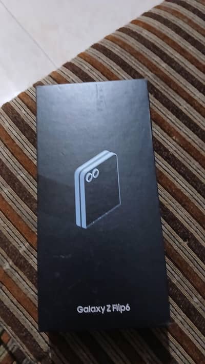 Samsung Mobile Z Flip 6 256gb box pack non active