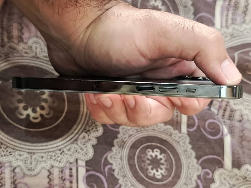 Apple iPhone 13 Pro 1