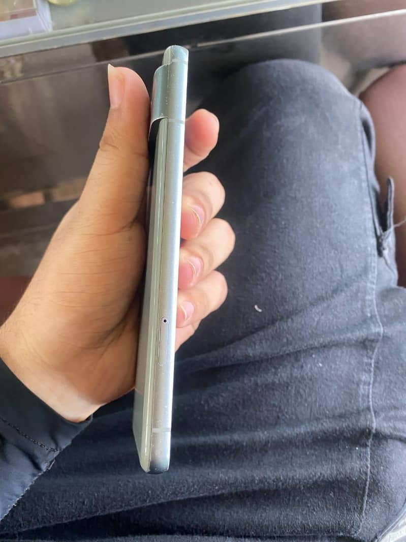 Google Pixel 8 3