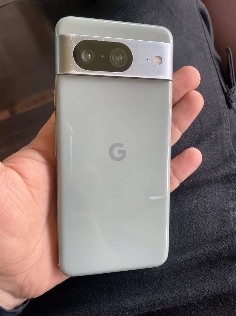 Google Pixel 8 4