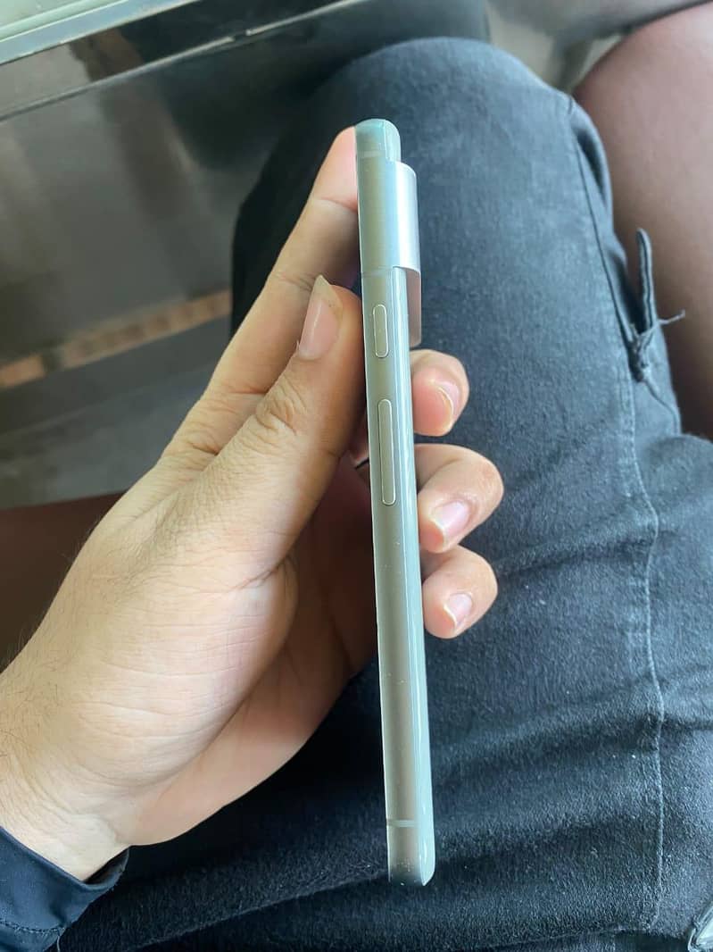 Google Pixel 8 5