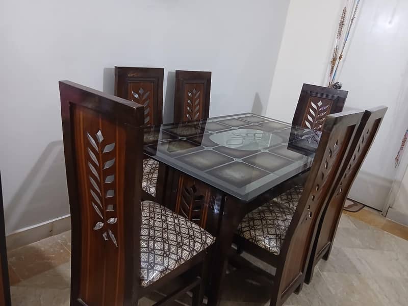 Dining Table 0