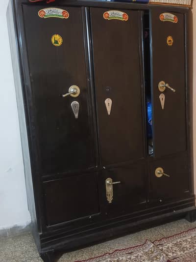 used almari in good condition