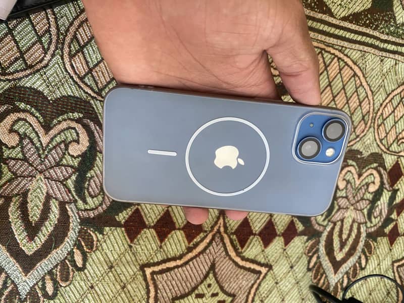 Apple iPhone 13 7