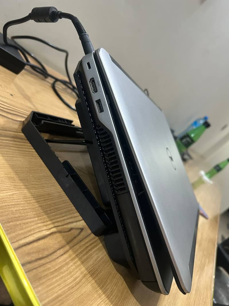 Dell Latitude E6540 8