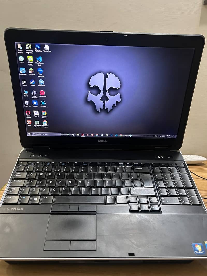 Dell Latitude E6540 9