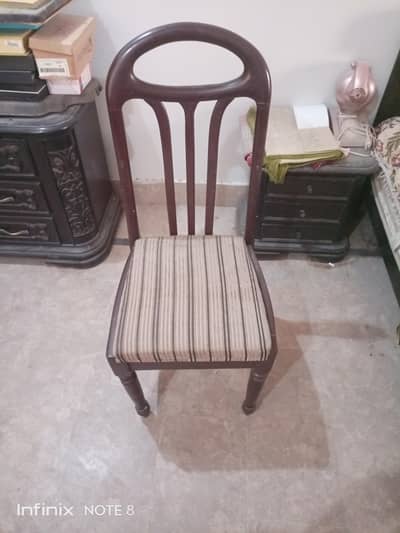 Dinning table set 6 seater (wooden)