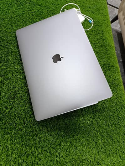 Macbook Pro 2019, 16 inch, Core i7, 32GB RAM, 512GB SSD, 4GB Graphic