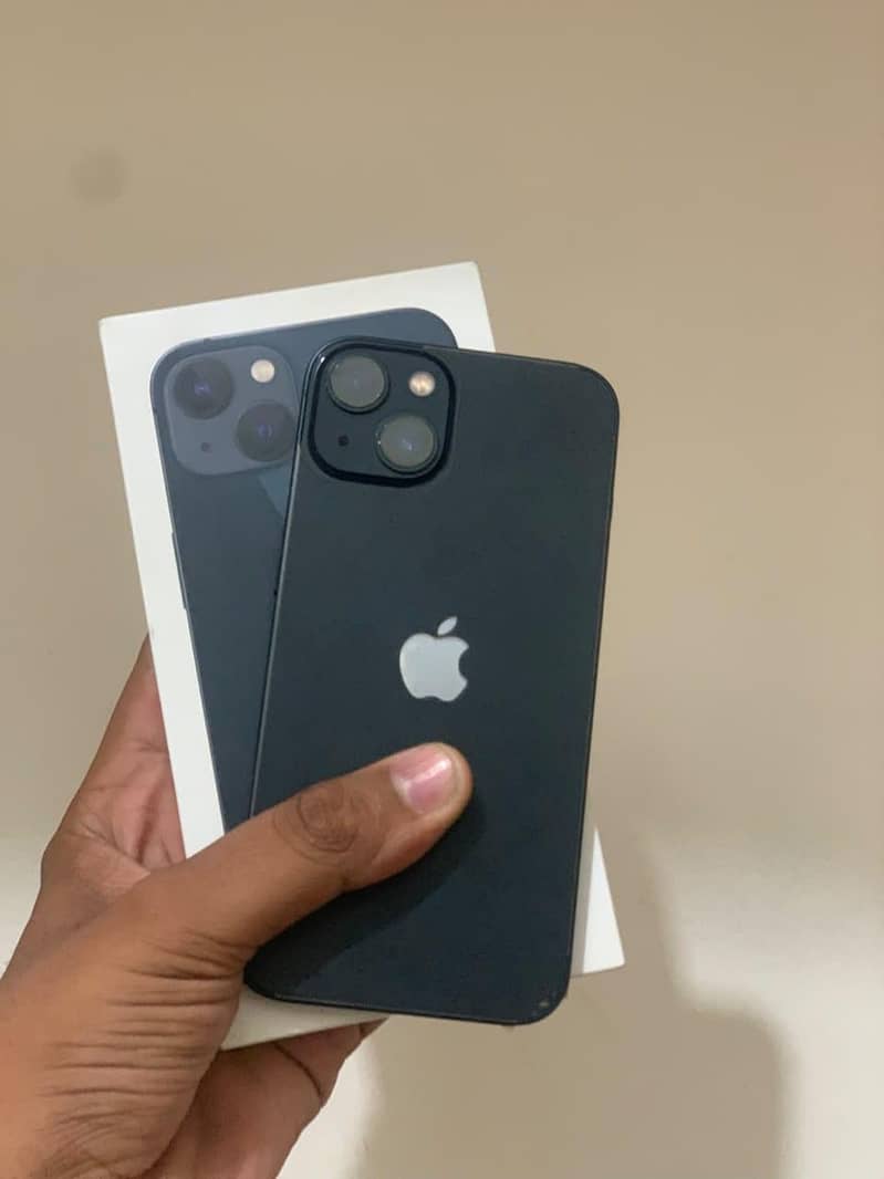 Apple iPhone 13 0