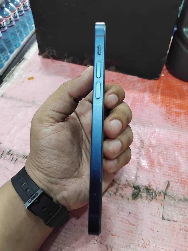 Apple iPhone 12 3