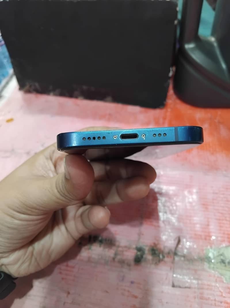 Apple iPhone 12 5