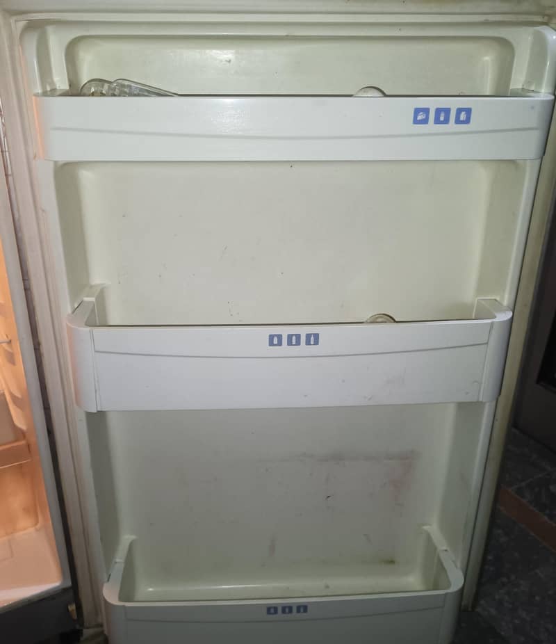 refrigerator 3