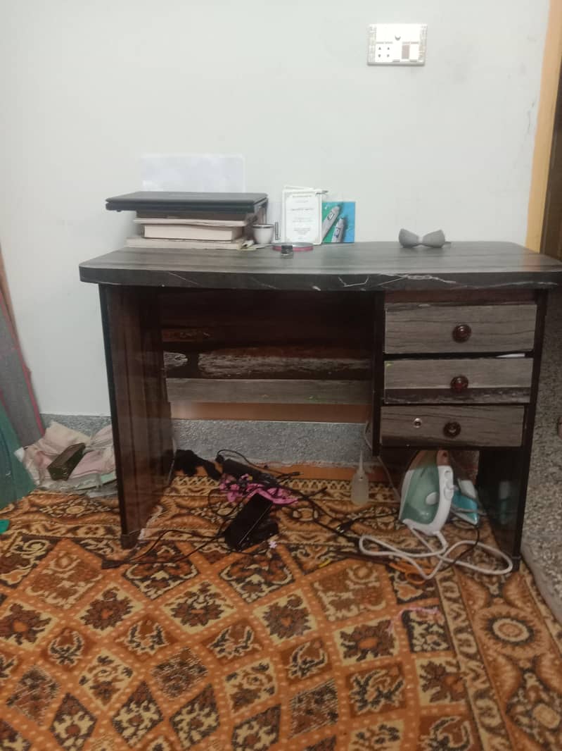 study table 0
