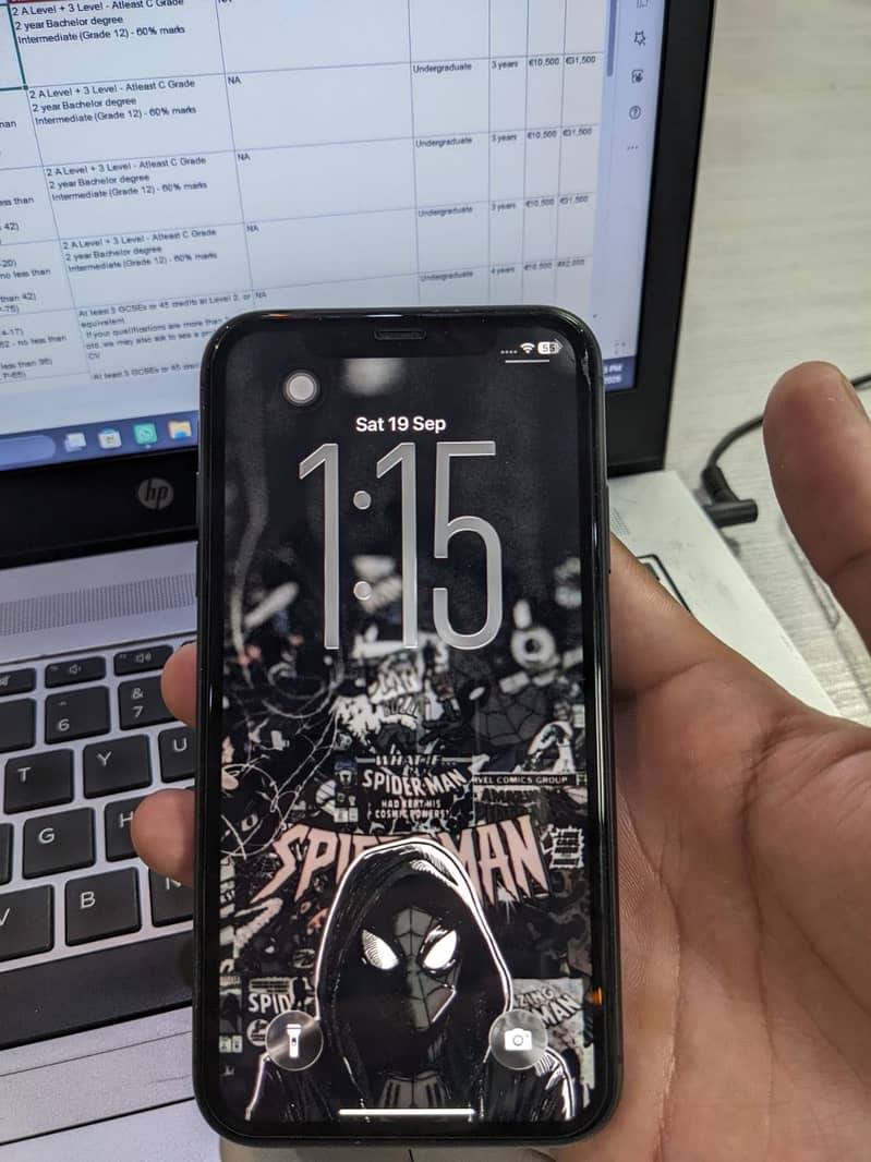 Apple iPhone 11 3