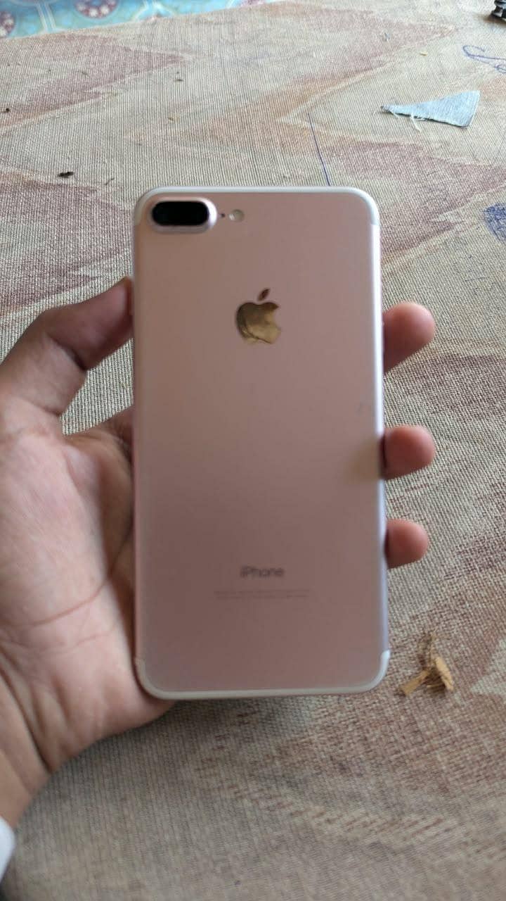 Apple iPhone 7 Plus 1