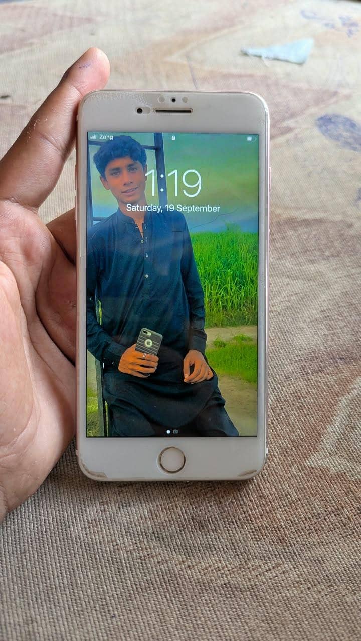 Apple iPhone 7 Plus 4