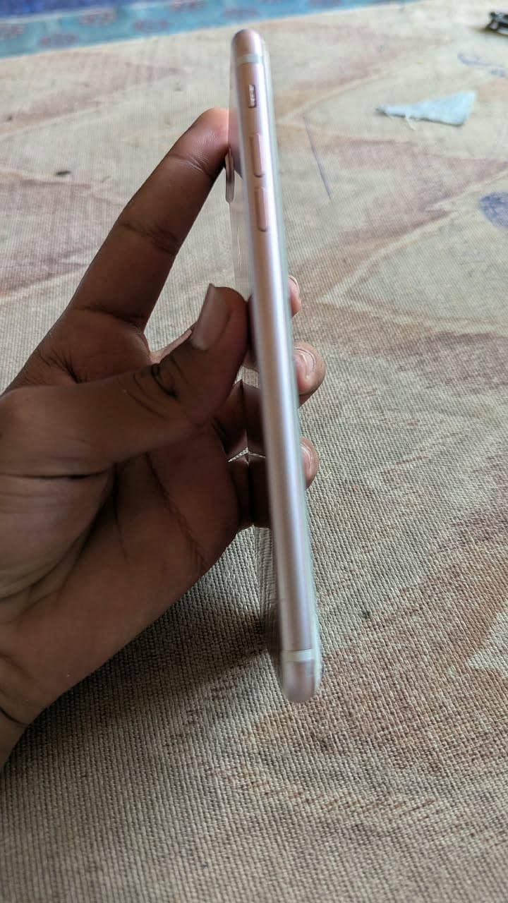 Apple iPhone 7 Plus 5