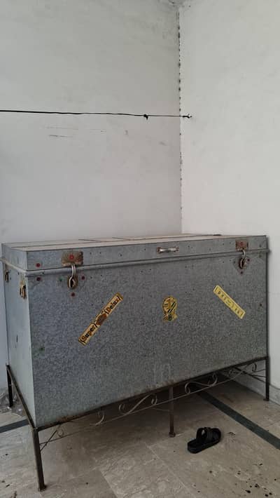 Bari peti ( for storage)