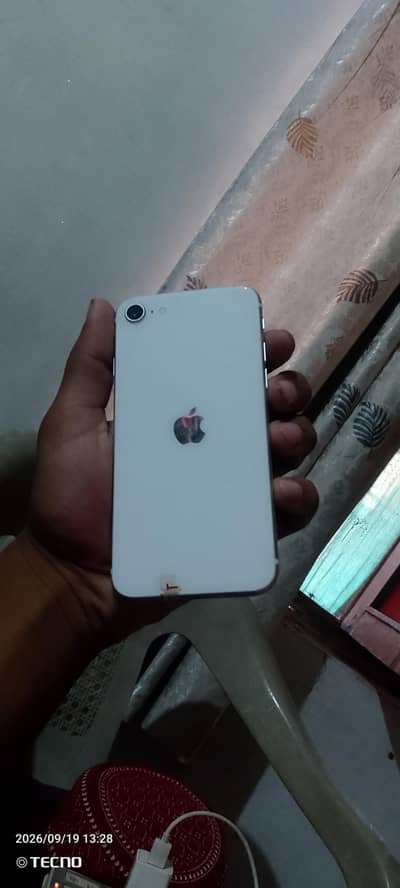 Apple iPhone SE
