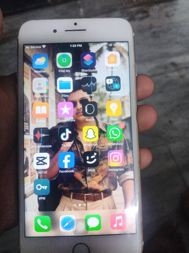 Apple iPhone 7 Plus 1