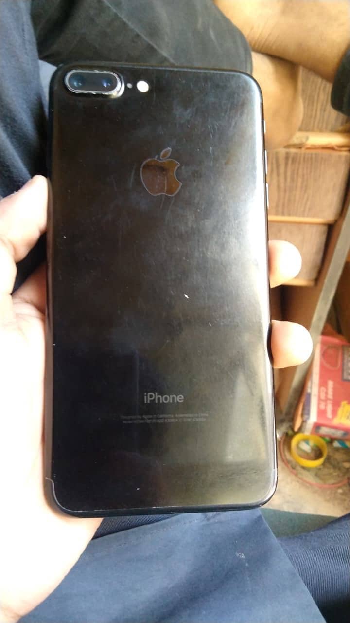 Apple iPhone 7 Plus 5
