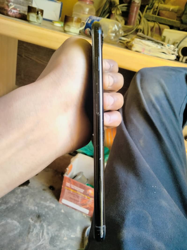 Apple iPhone 7 Plus 6
