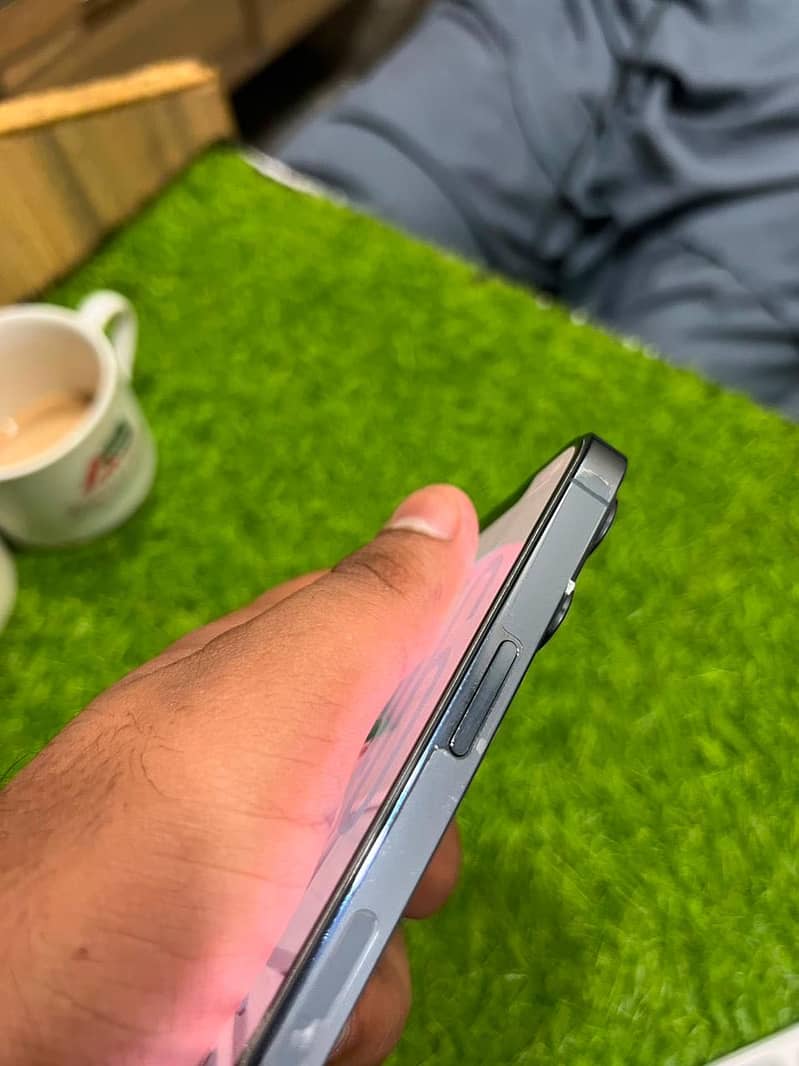 Apple iPhone 13 Pro 3