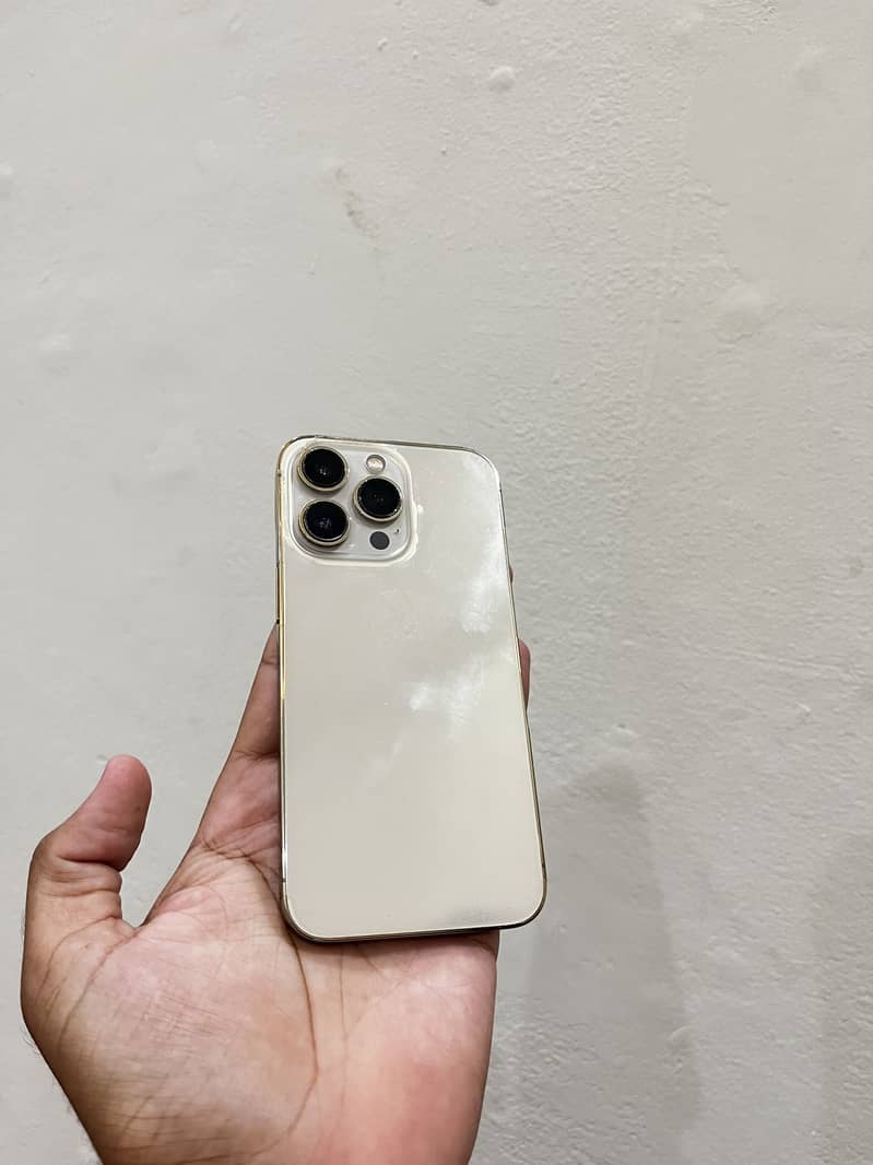 Apple iPhone 13 Pro 2