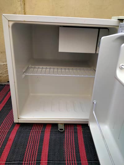room size mini fridge