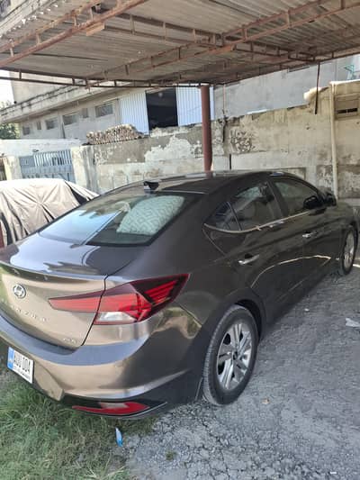 Hyundai Elantra 2021