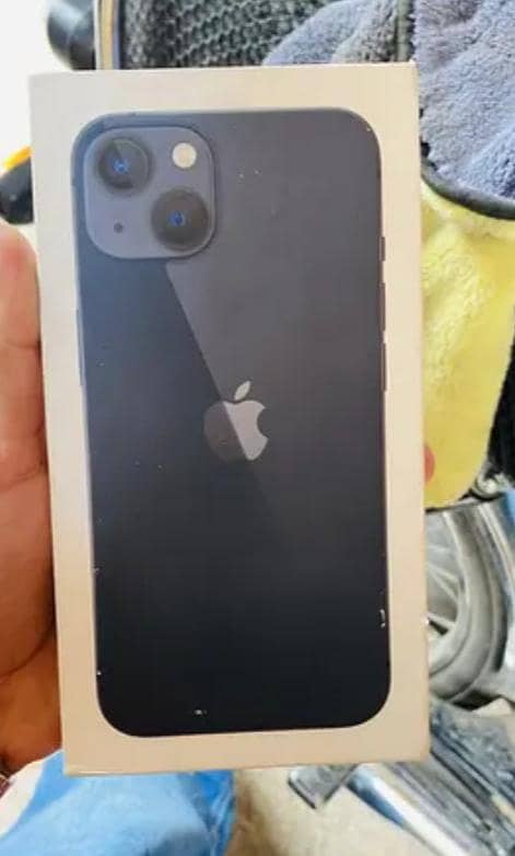 Apple iPhone 13 1