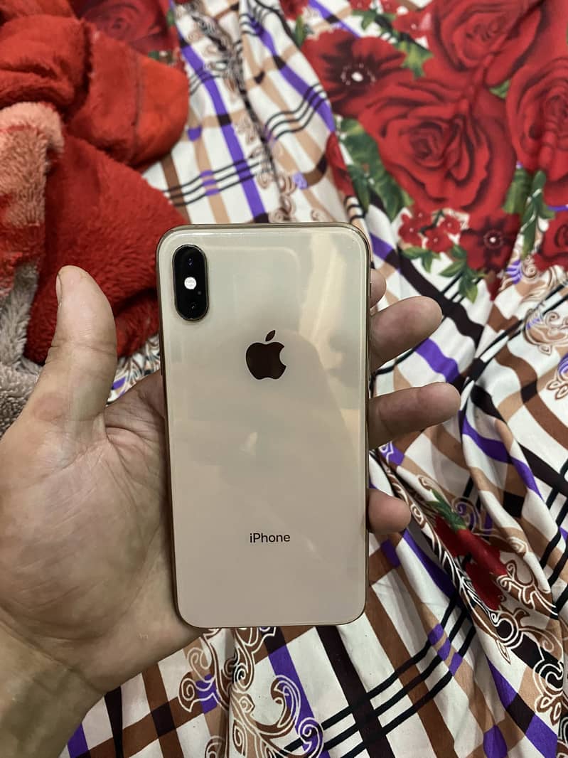 Apple iPhone XS 4