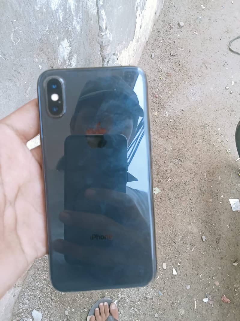 Apple iPhone XS 1