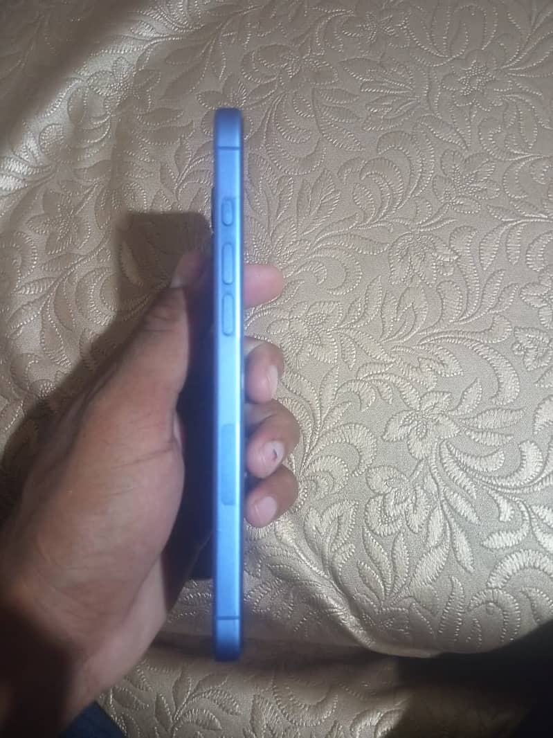 Apple iPhone 16 Plus 4