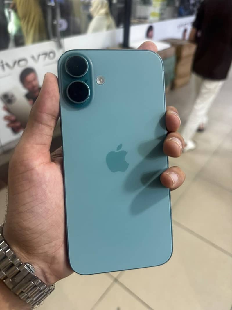 Apple iPhone 16 Plus 0