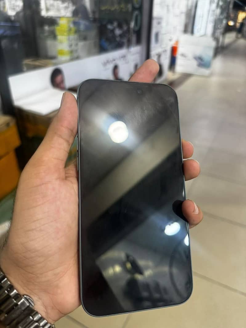 Apple iPhone 16 Plus 1