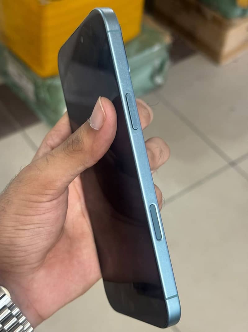 Apple iPhone 16 Plus 2
