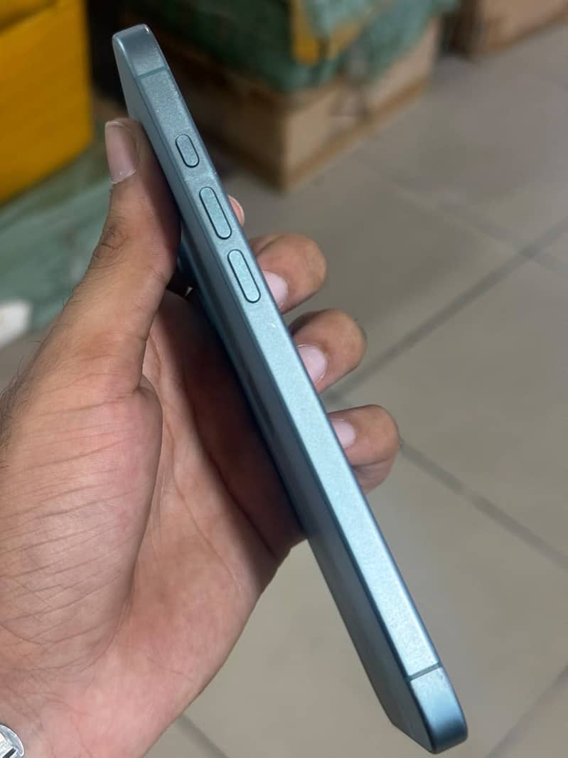 Apple iPhone 16 Plus 4