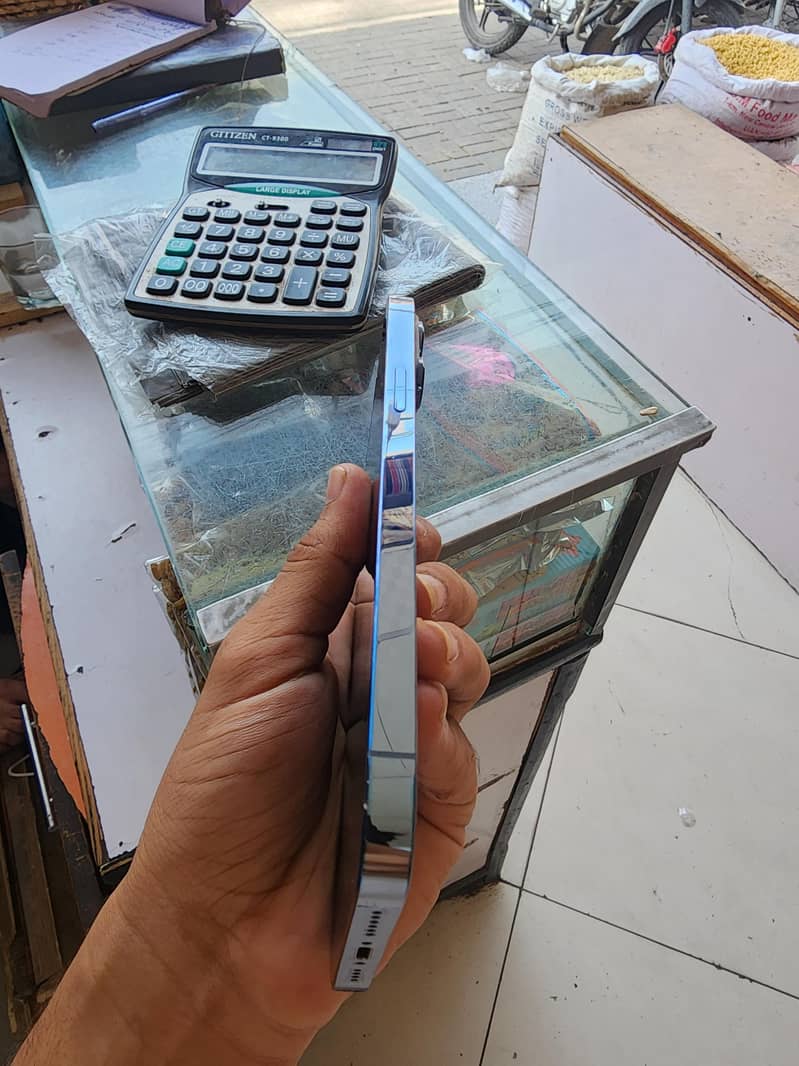 Apple iPhone 13 Pro Max 3