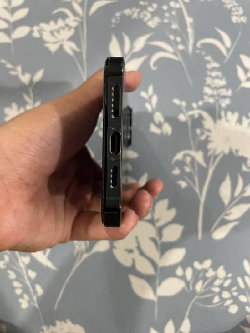 Apple iPhone 14 Pro Max 1