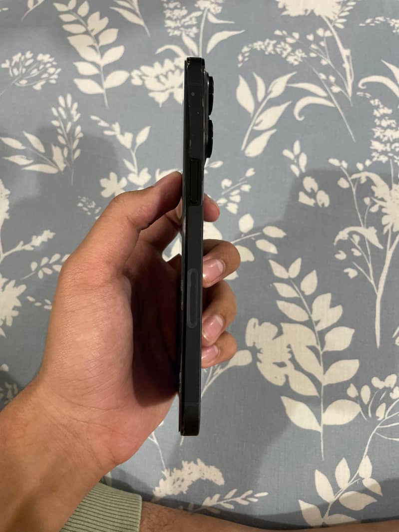 Apple iPhone 14 Pro Max 4