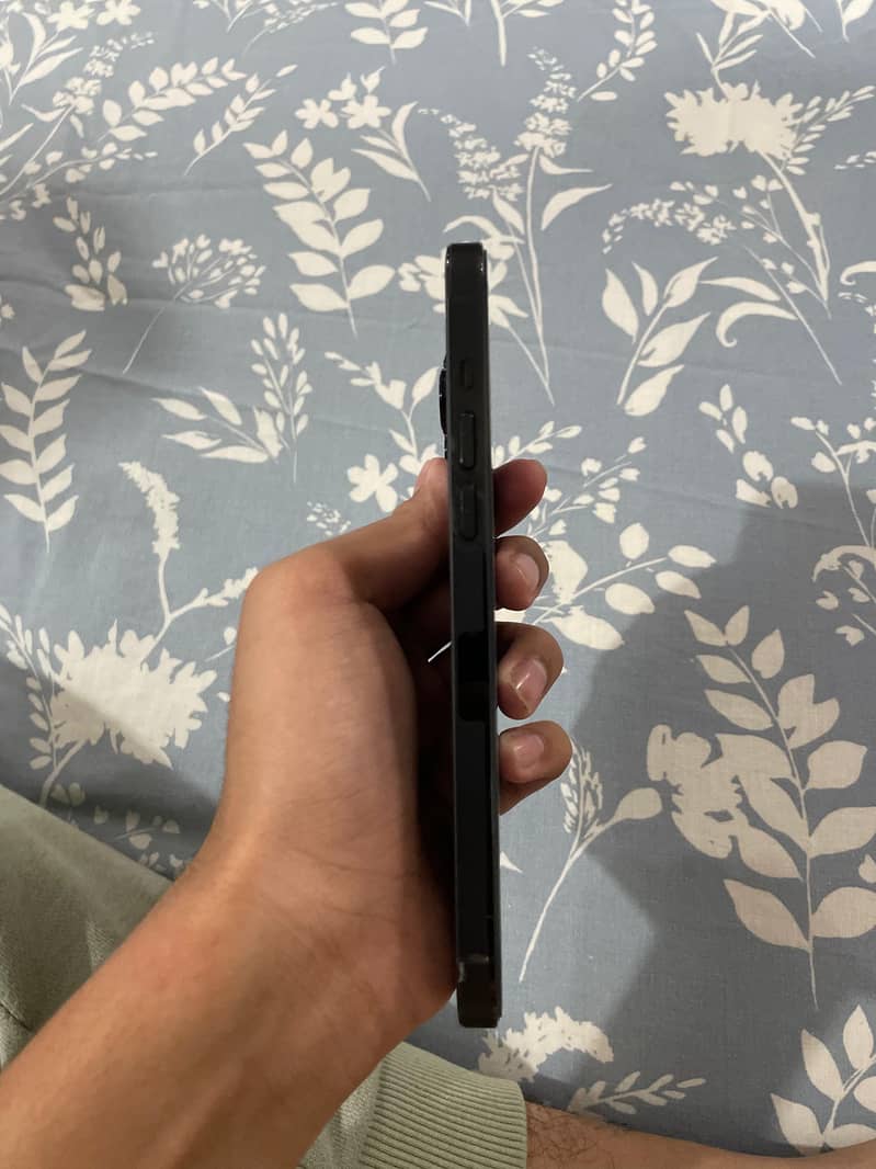 Apple iPhone 14 Pro Max 5