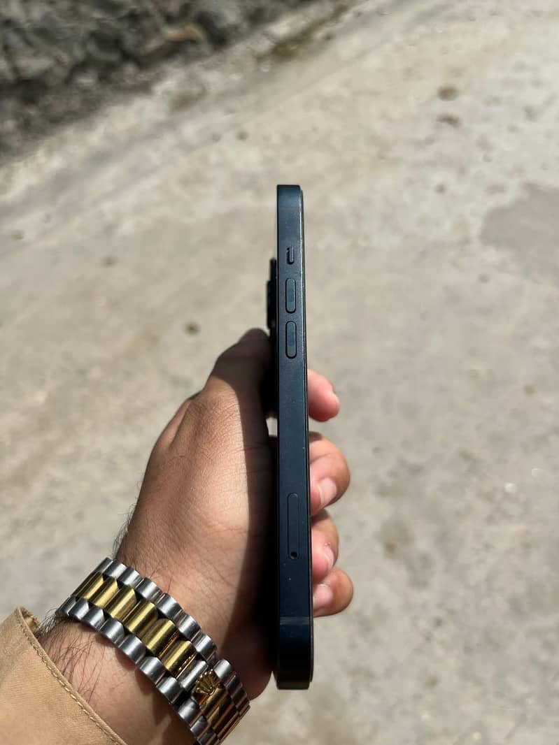 IPhone 13 With Box 3