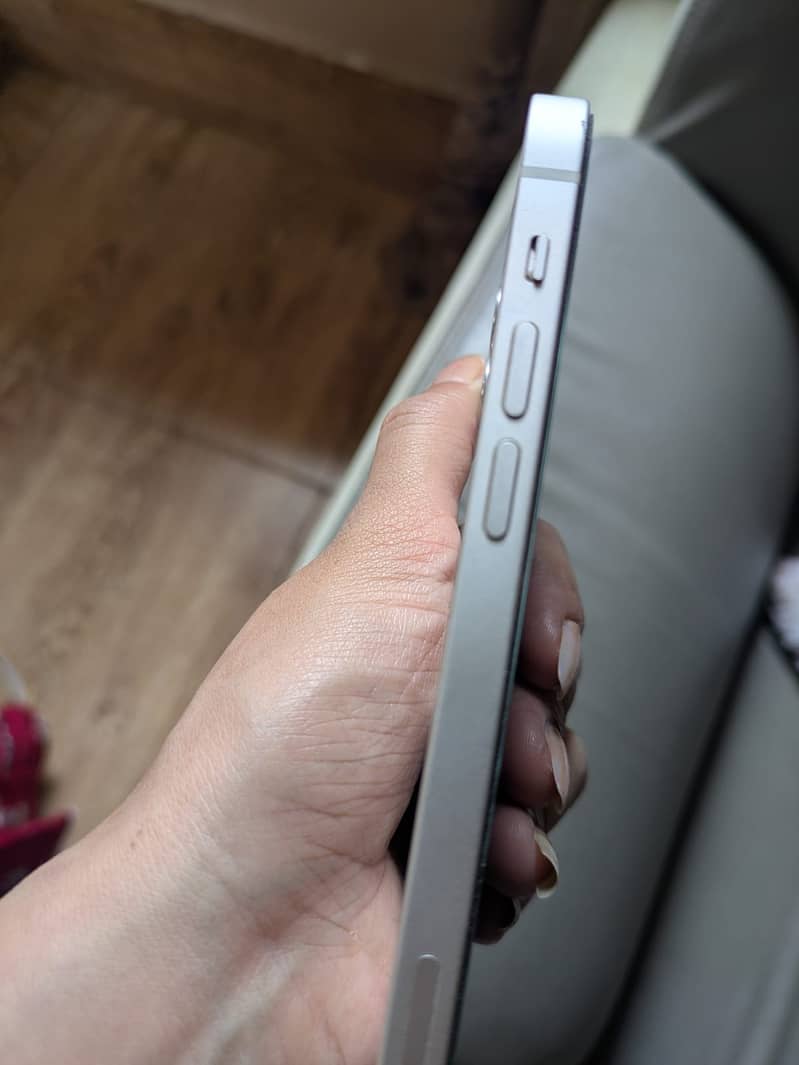 Apple iPhone 12 3