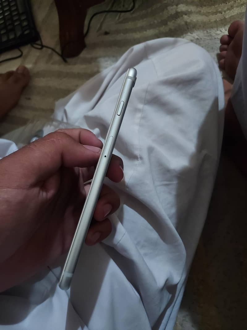 Apple iPhone 6S Plus 5