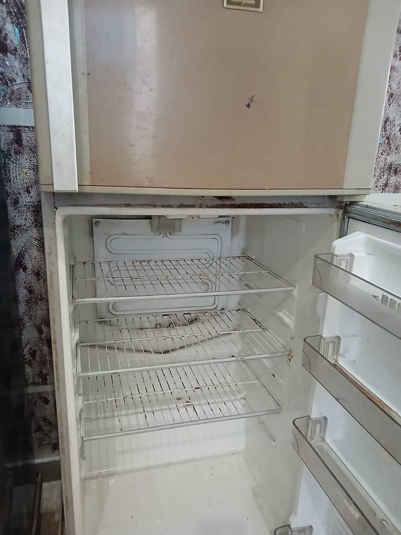 dawlance fridge 1
