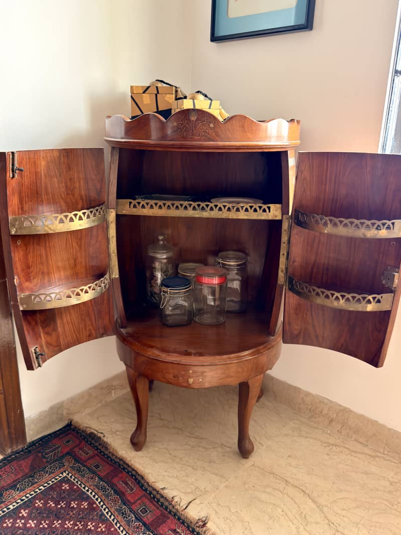 Solid Sheesham round cabinet 0