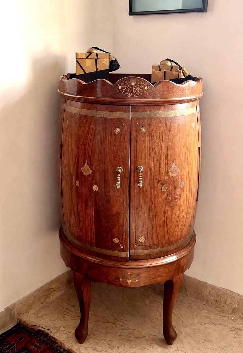 Solid Sheesham round cabinet 1