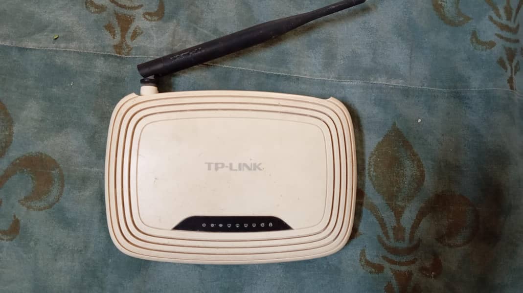 TP-LINK Router 1