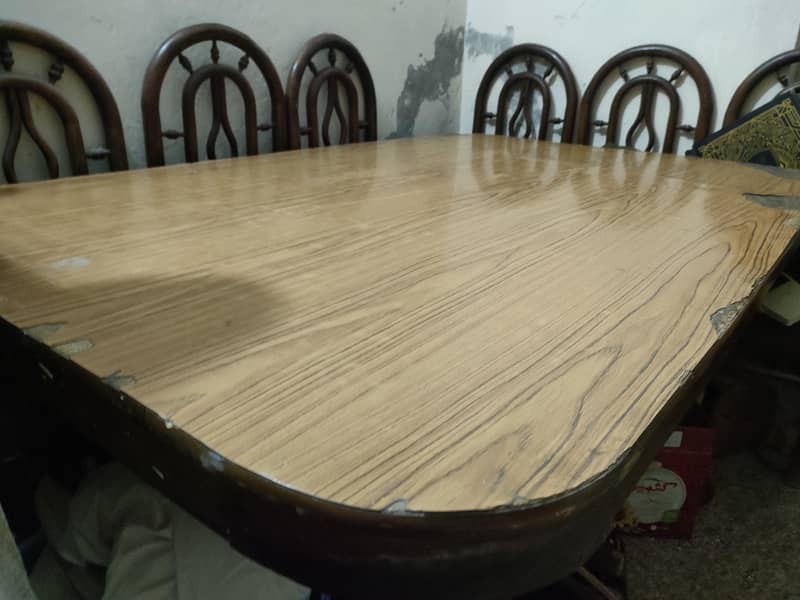 Dining table and chairs 0